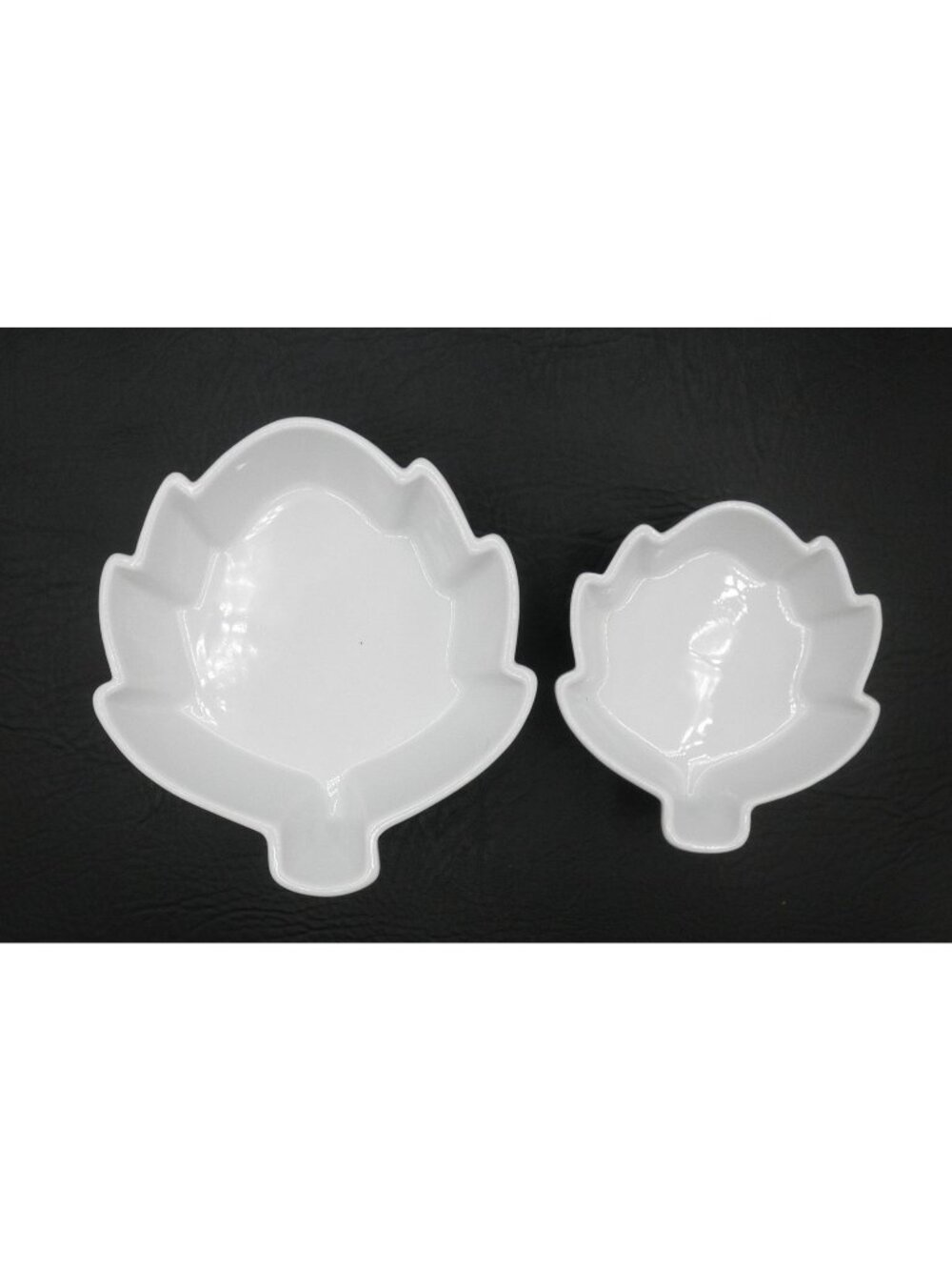 Crate & Barrel Artichoke Dip Bowl Set of 2 Nesting White